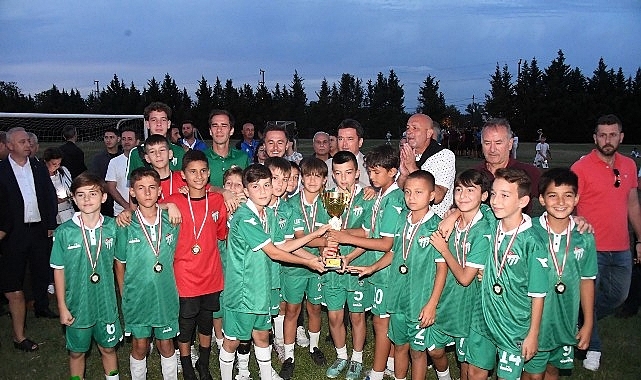 Osmangazi'de minik yetenekler futbol şöleninde buluştu