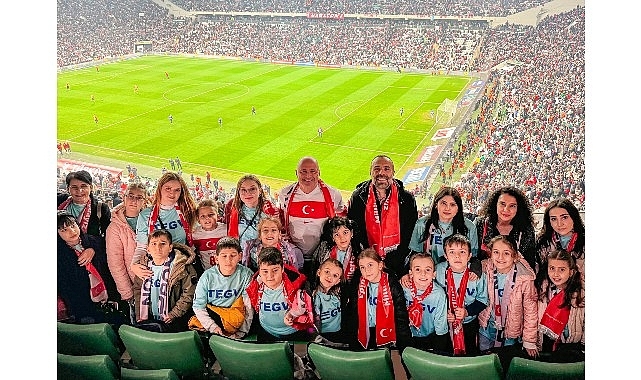 Türkiye Eğitim Gönüllüleri Vakfı (TEGV) ve Prometeon Türkiye, çocukları milli maç heyecanında buluşturdu