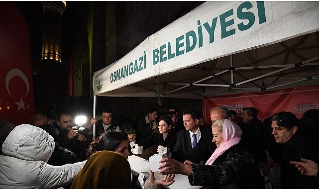 Başkan Erkan Aydın'dan Kandil Simidi İkramı