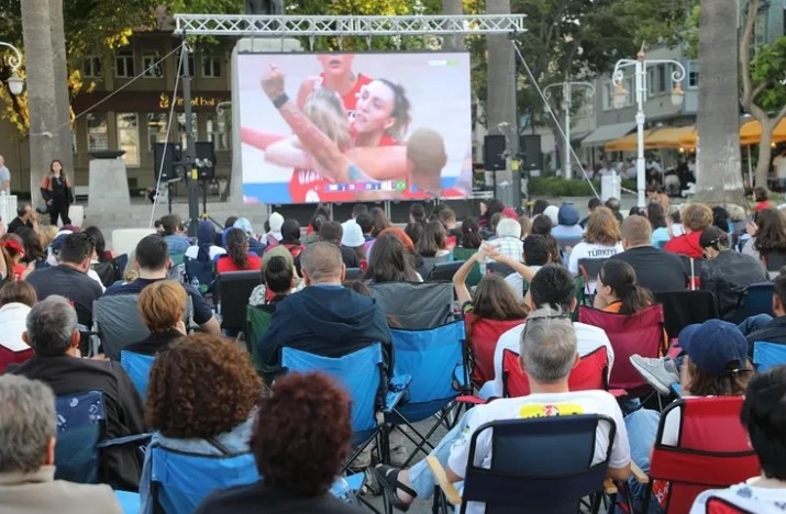 Mudanya’dan Filenin Sultanları’na Coşkulu Dev Destek